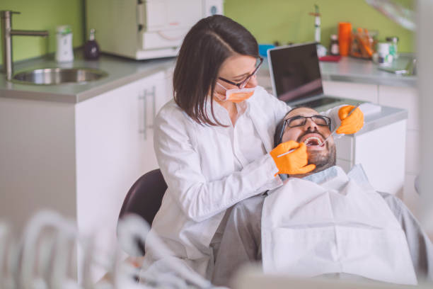 Best Emergency Tooth Extraction in Flatonia, TX